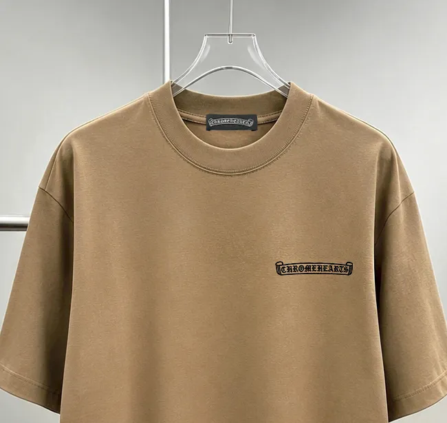 CH～ logo 《 》 tee ， Same Style ， : Black White Coffee Brown Size：S（90-130 ） M（125-150 ） L（135-165 ） XL（160-190 ） XXL（185 ）